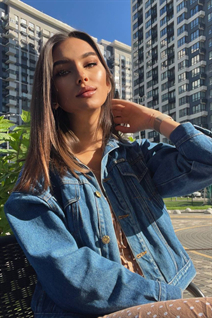 Ukrainian jolie fille anastasiia de kiev avec Brunette cheveux, âge 28
