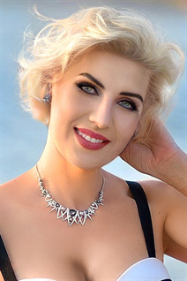 Ukrainian women ludmila from nikolaev with Light Brown hair age 45