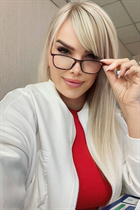 Ukrainian single woman alena from kiev with Blonde hair age 44 photo-5