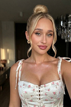 Jolie fille valeriia de richmond avec Blond cheveux, âge 26 photo-8