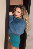 Novia de burgas lora con pelo Marrón claro y edad 41 photo-3