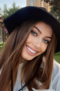 Ukrainian single woman katerina from kiev with Dark Brown hair age 23