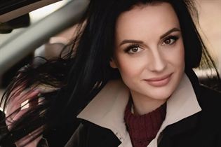 Ukrainian pretty girl victoria from ontario with Black hair age 39 photo-23