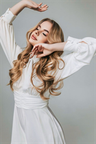 Pretty girl nadia from miami with Light Brown hair age 22 photo-4