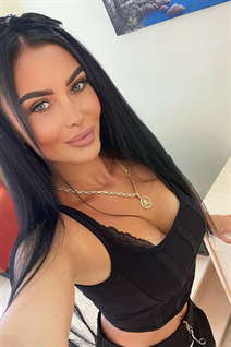 Girl from alanya elmira with Black hair age 40