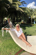 Ukrainian lady elena from london with Blonde hair age 45 photo-14