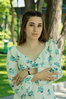 Ukrainian girl for marriage julia from kharkiv with Dark Brown hair age 22