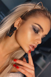 Russian women to date daria from odessa with Blonde hair age 21