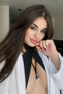 Pretty ukrainian girl polina from kiev with Dark Brown hair age 22