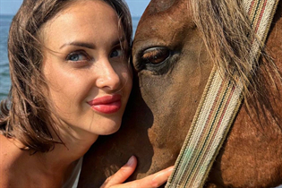 Pretty girl xenia from ankara with Dark Brown hair age 39 photo-51