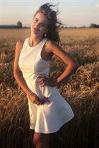 Femme parfaite daria de valvasone avec Chatain clairs cheveux, âge 36 photo-1