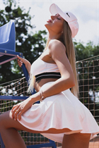 Dame ukrainienne yelyzaveta de kiev avec Blond cheveux, âge 25 photo-10