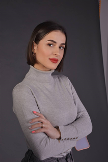 Jolie fille tatiana de monaco avec Brunette cheveux, âge 30