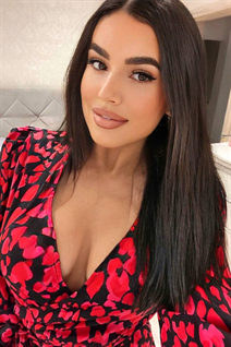 Mariée de bratislava barbora avec Brunette cheveux, âge 35