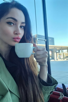 Novia de tallinn katerina con pelo Marrón oscuro y edad 43 photo-8