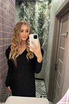 Dama ucraniana viktoriia de khmelnitsky con pelo Rubio y edad 21 photo-4