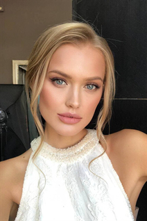 oslo bride daria with Blonde hair age 33