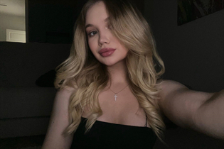 Jolie fille oksana de wroclaw avec Blanc gris cheveux, âge 24 photo-31