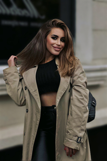 Jolie femme ukrainienne olesya de kremenchug avec Chatain clairs cheveux, âge 22