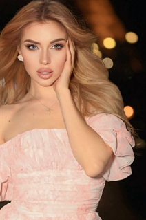 Femmes slaves olena de kharkov avec Blond cheveux, âge 22