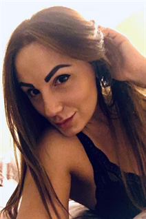 Russian women online julia from kiev with Black hair age 31