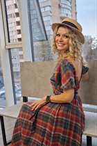Ukrainian woman for dating irina from dnipro with Blonde hair age 57 photo-2