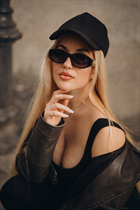 Femme roumaine iryna de constanța avec Blond cheveux 31 ans photo-3