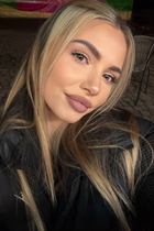 Belle mariée ukrainienne ilona de khmelnytskyi avec Chatain clairs cheveux, âge 21
