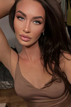 Novia de vilnius alina con pelo Marrón oscuro y edad 33 photo-5