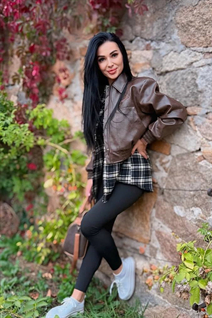 Superbe femme ukrainienne nadiia de kropyvnytskyi aux cheveux Noirs, age 39