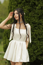 Belle femme ukrainienne célibataire lilit de kyiv avec Noirs cheveux, âge 27 photo-5