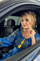 paris bride ruslana with Blonde hair age 43 photo-35