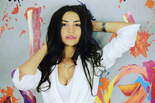 quebec bride nataly with Dark Brown hair age 37 photo-52