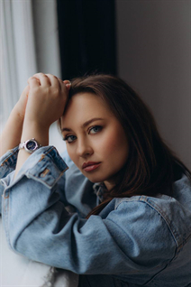 Mujeres hermosas de Ucrania anastasia de kyiv con pelo Rubio y edad 37