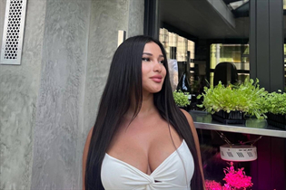 Deslumbrante novia ucraniana marina de khmelnitsky con pelo Negro y edad 32 photo-10