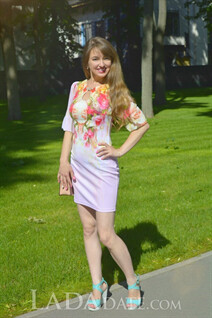 Chat with russian girl nina from kharkov with Dark Brown hair age 39