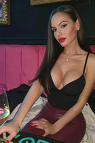 madrid bride carolina with Dark Brown hair age 31 photo-2