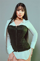 Single brazilian woman lais from sao paulo with Dark Brown hair 23 years old photo-2