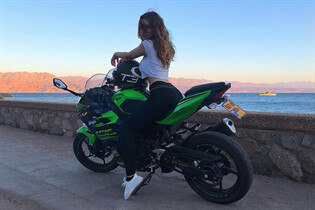 Novia de eilat anastasiya con pelo Castaño y edad 25 photo-23