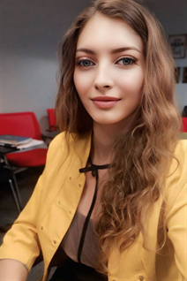 Girl from chicago tina with Dark Brown hair age 42