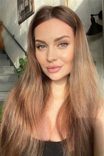 Ukrainian girl iryna from mykolaiv with Light Brown hair age 39