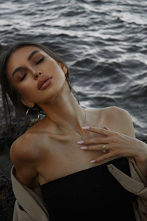 Fille ukrainienne anna de odessa avec Brunette cheveux, âge 25