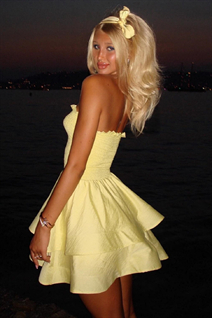 Girl in Ukraine vlada from kyiv with Blonde hair age 21