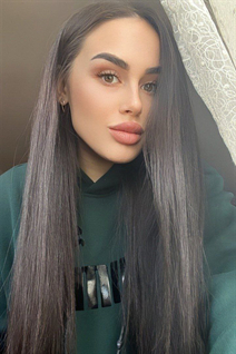 Rencontre une fille ukrainienne vita de kharkov avec Noirs cheveux, âge 24