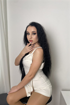 Esposa de Ucrania yana de kremenchuk con pelo Negro y edad 24 photo-1