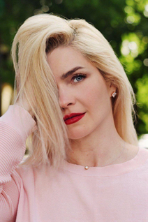 Dating a ukrainian woman natalia from dnepr with Blonde hair age 49