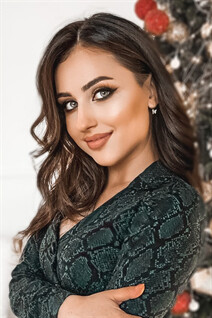 Superbe russe irina de nikolaev avec Brun clair âge de cheveux 27