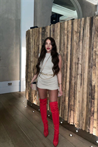 Mujer perfecta erin de manchester con pelo Marrón oscuro y edad 28 photo-2