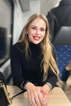 Mariée allemande yelizaveta de munich avec Blond cheveux 25 ans photo-10