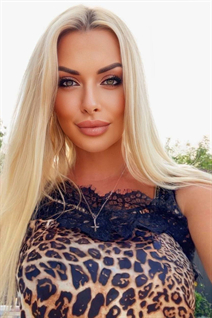 Femmes incroyables d'Ukraine olena de poltava avec Blond cheveux, âge 34
